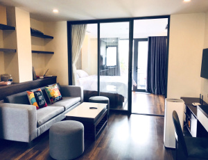 CHO THUÊ CĂN HỘ DỊCH VỤ 1PN BỒN TẮM, BAN CÔNG | QUẬN 1 | ĐƯỜNG HUỲNH KHƯƠNG NINH