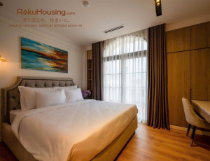 Apartment on Nguyen Van Troi Street, Phu Nhuan District for Rent | With Pool & Bathtub