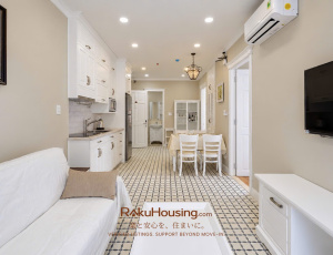 2-Bedroom Apartment on Nguyen Van Huong Street, Thao Dien, District 2 for Rent | With Pool, Gym, Bathtub & Balcony