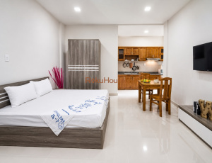 Chỉ $490 - Cho Thuê Căn Hộ Dịch Vụ Đường Trương Định, Quận 3 | Ban Công